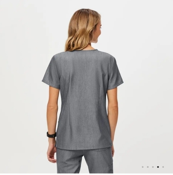 EUC CASMA THREE-POCKET SCRUB TOP HEATHER DENIM(PO#1327) SIZE M - Picture 2 of 11